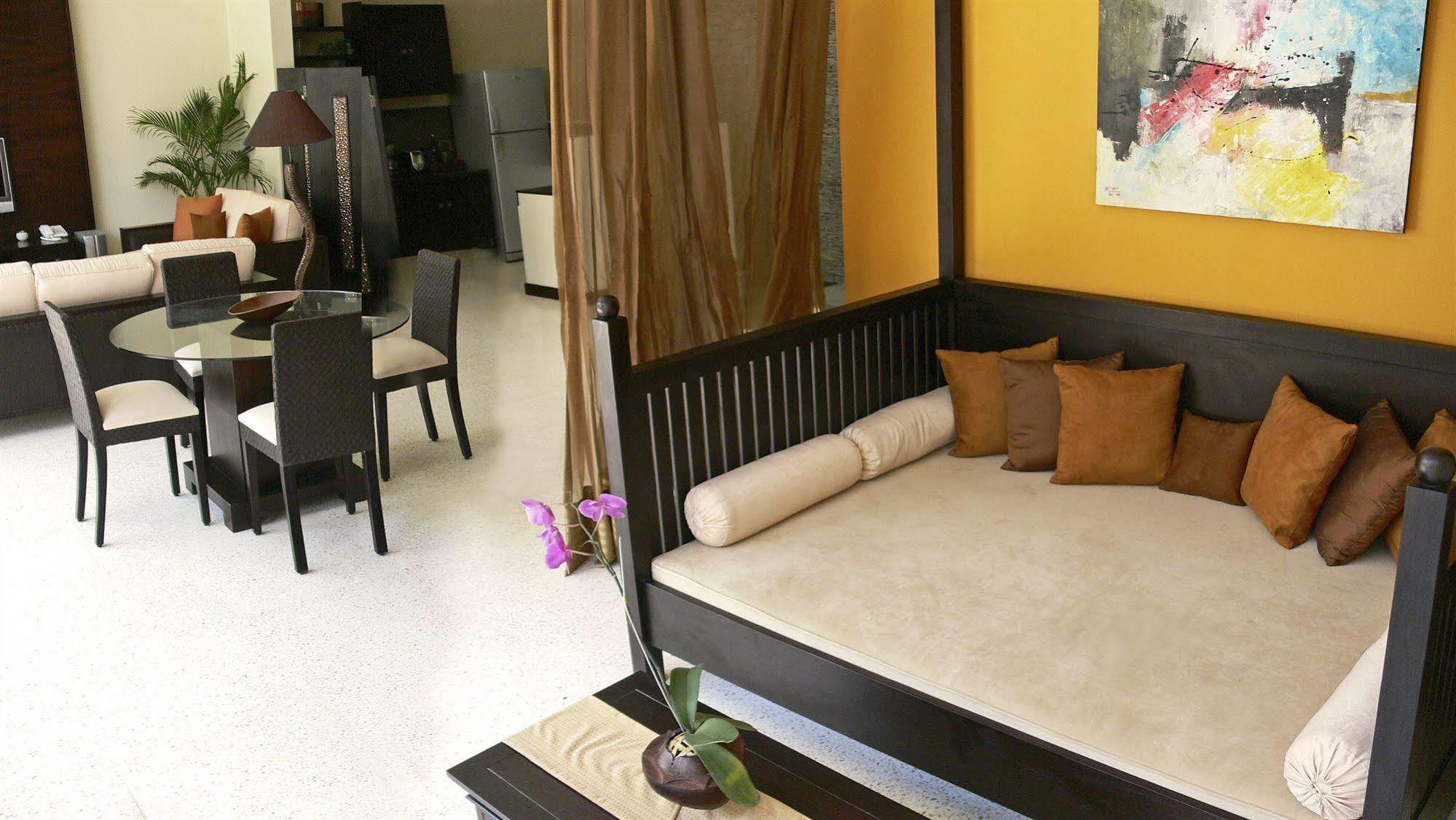 Alam Warna Villa Seminyak Exteriör bild
