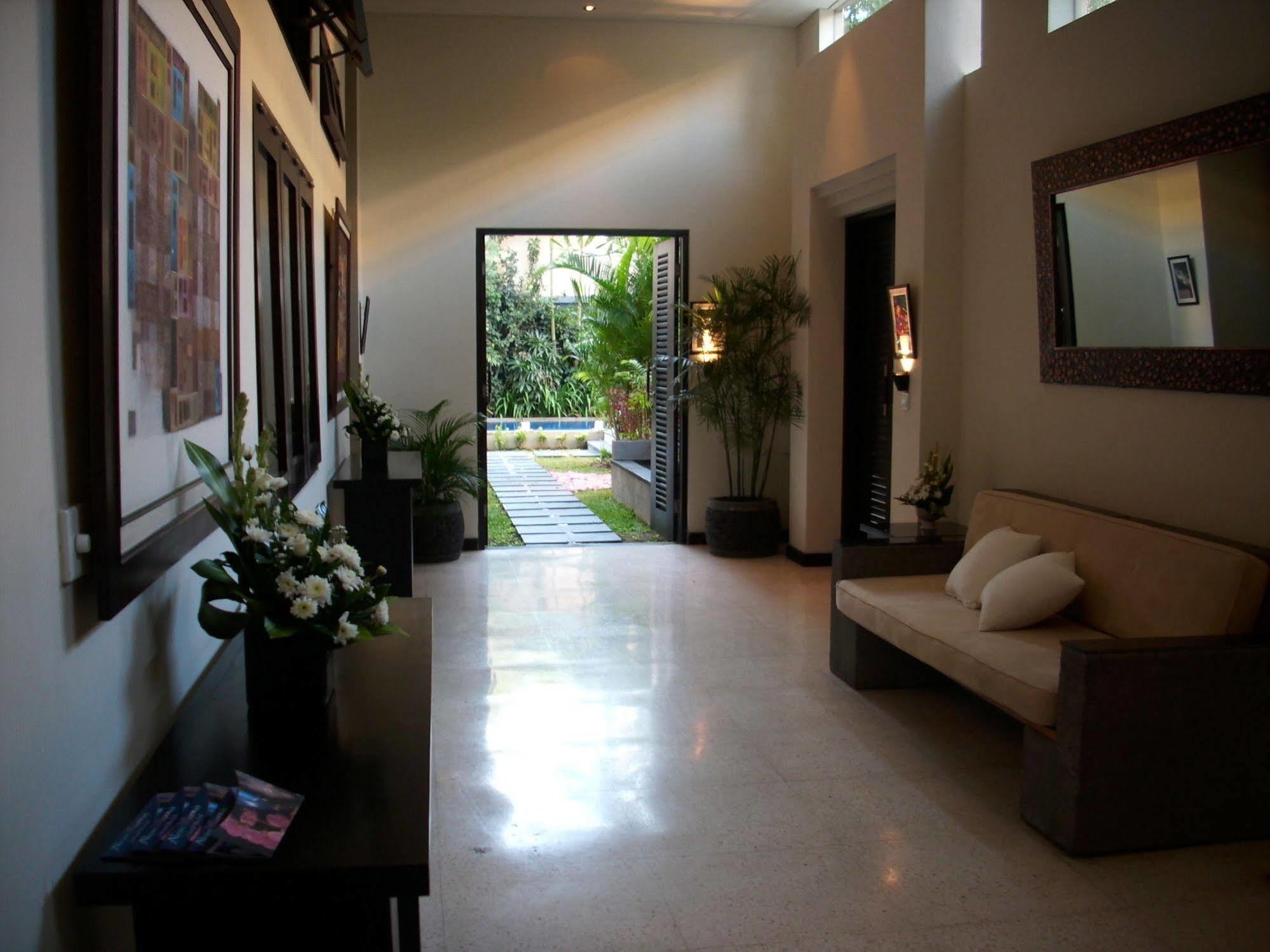 Alam Warna Villa Seminyak Exteriör bild