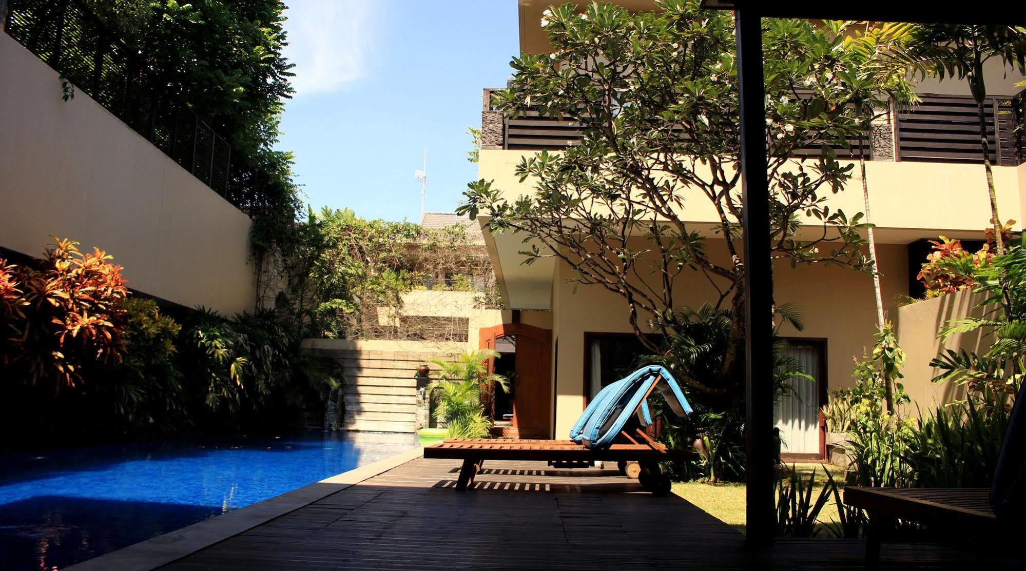 Alam Warna Villa Seminyak Exteriör bild
