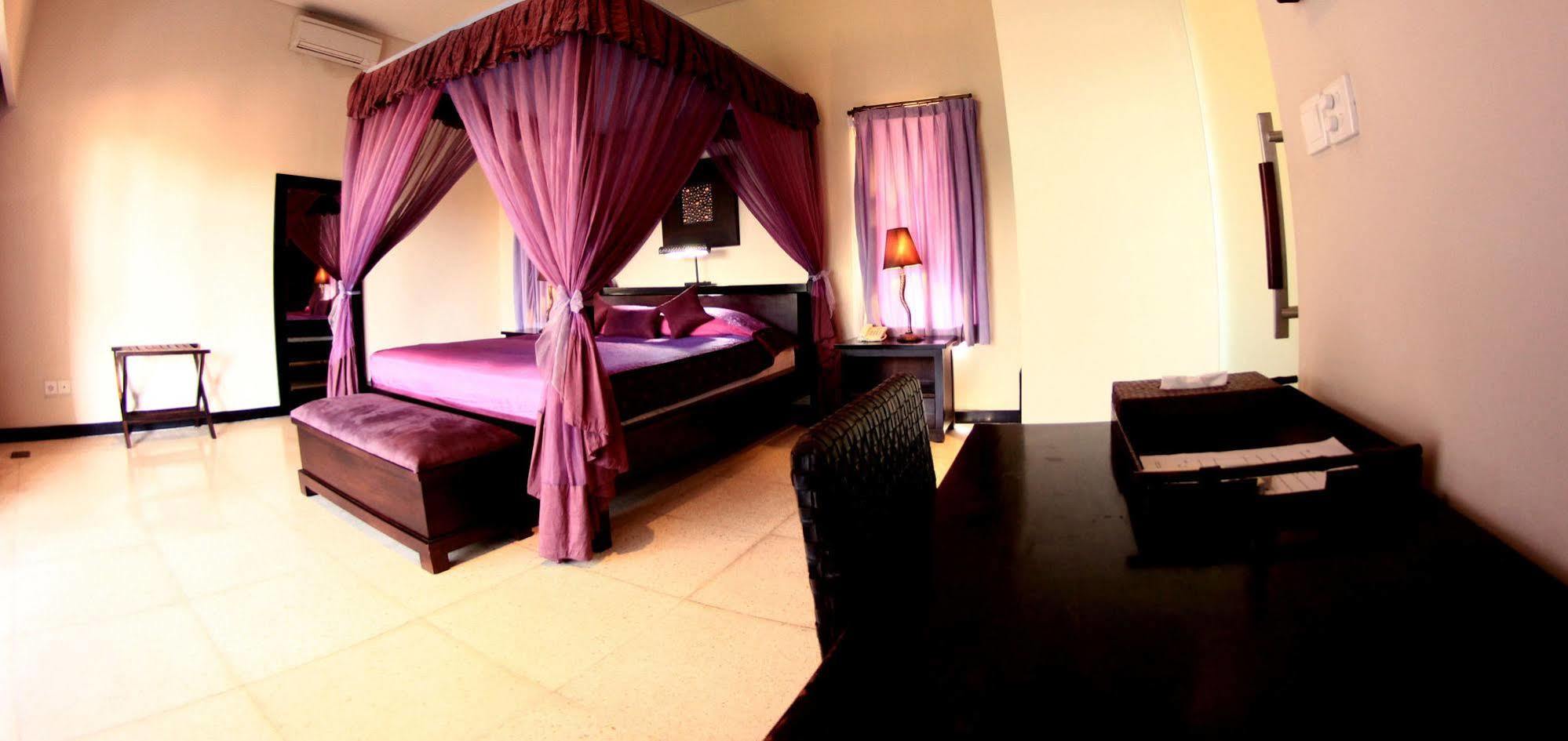 Alam Warna Villa Seminyak Exteriör bild